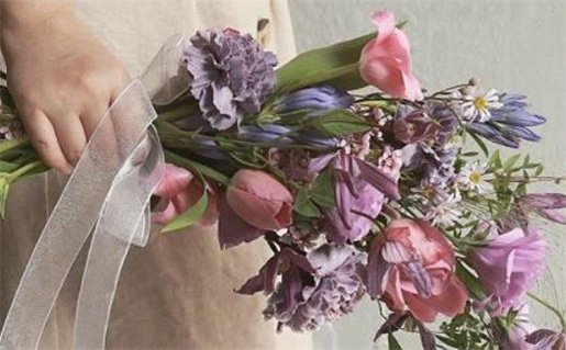 2025年农历冬月初四能否作为领证黄道吉日？ 领证能算好日子吗