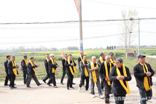 修坟黄节日：祭祖修坟，传承家族文化