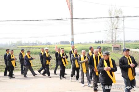 修坟黄节日：祭祖修坟，传承家族文化