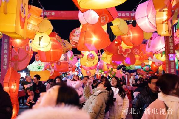 元宵：花灯璀璨，探寻传统节日文化