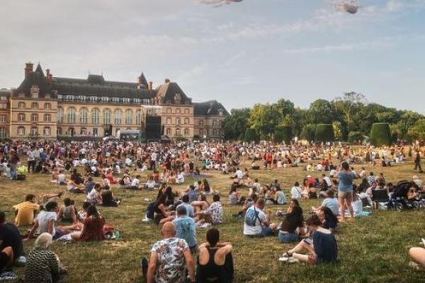 音乐节:街头狂欢,法国音乐文化的魅力 音乐节:街头狂欢,法国音乐文化的魅力