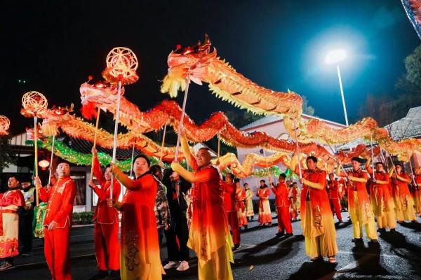 元宵:灯火辉煌,广东元宵节的民俗与家庭文化 元宵:灯火辉煌,广东元宵节的民俗与家庭文化