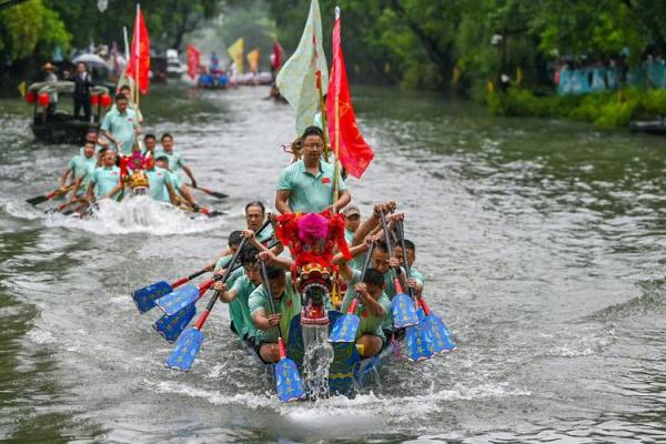 端午节:自然之美,踏水赏龙舟 端午节:自然之美,踏水赏龙舟