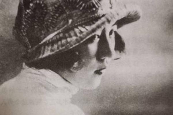 川岛芳子的八字解析:命运能否改变?合婚的关键因素 川岛芳子的八字解析:命运能否改变?合婚的关键因素