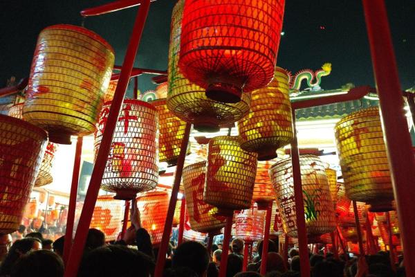 元宵节：灯火璀璨，传承千年习俗