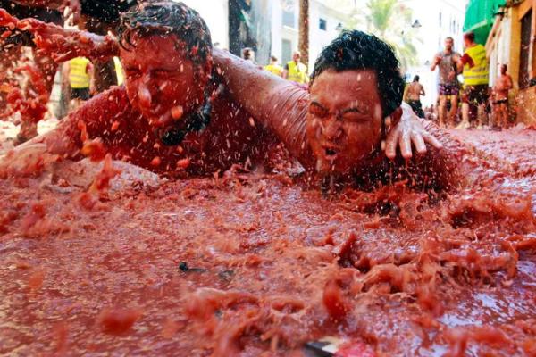 西班牙:番茄大战,体验狂欢与自然的极限挑战 西班牙:番茄大战,体验狂欢与自然的极限挑战