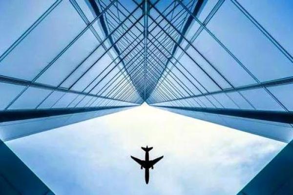 性格解析新视角：五行属水首饰，揭示你的内在潜能与改变之道