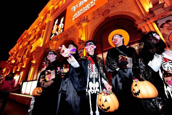 万圣节：鬼怪来袭，领略西方节日的独特风情