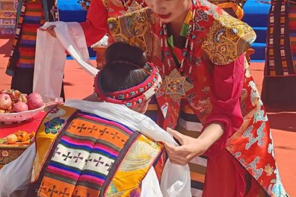 藏族藏历八月节：庆祝丰收与藏地风俗