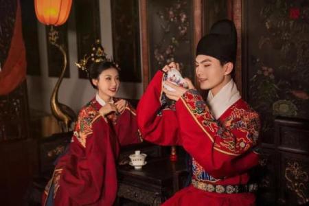 陈都灵命理揭秘：如何通过命理改变运势？合婚需要注意什么？命运差异的深层原因