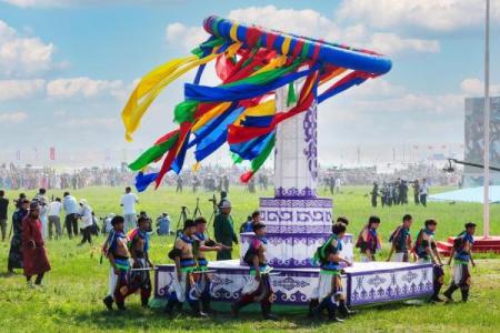 哈萨克族那达慕：马背上的盛会，领略草原风光